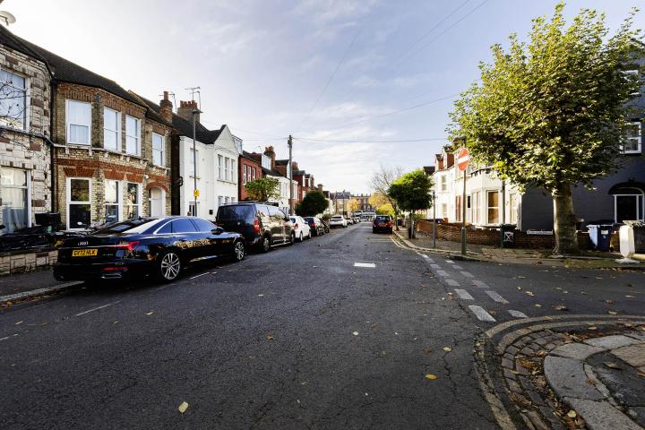 Modern House Ash Grove, Cricklewood 